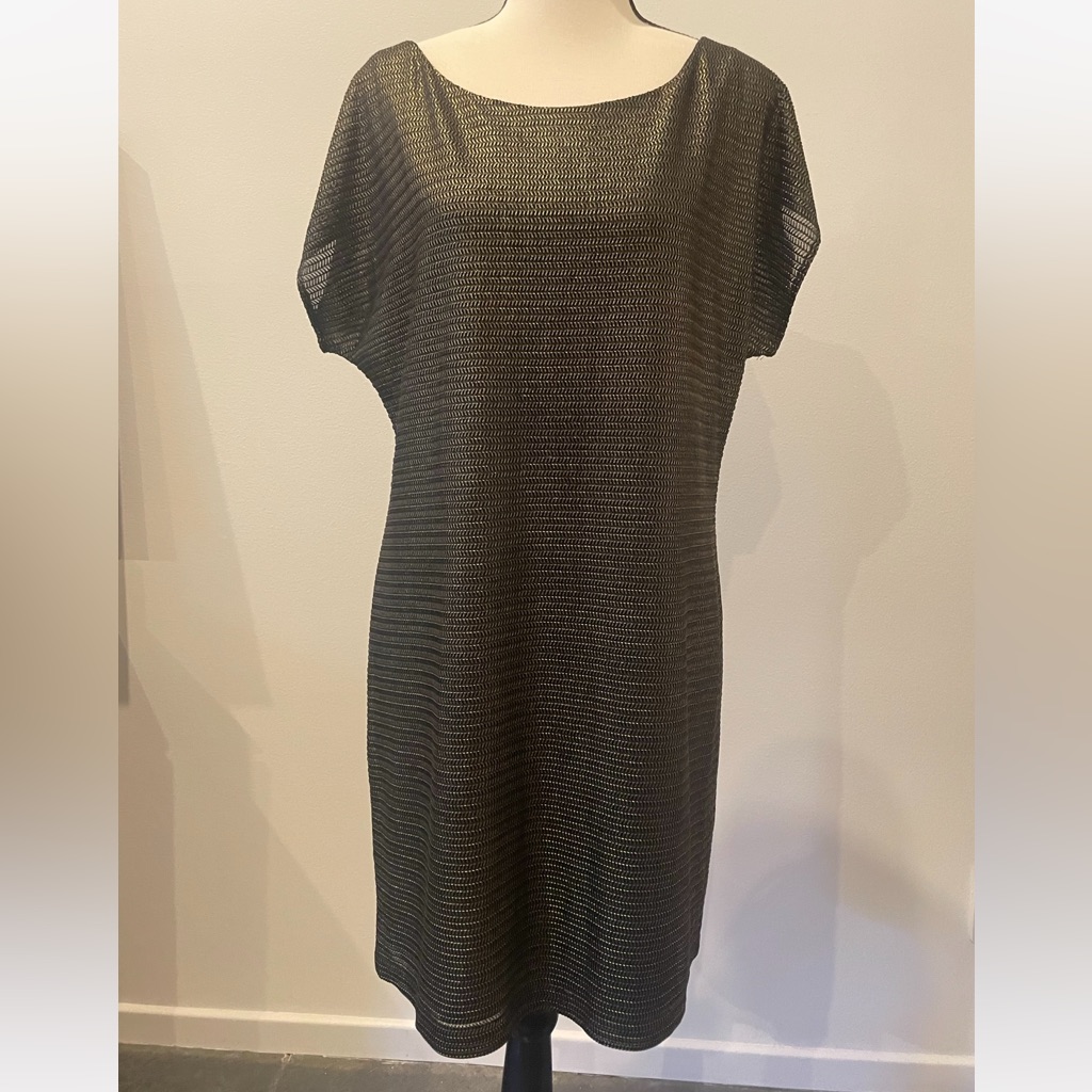 Addison Black And Gold Shimmer T Shirt Dress Medium